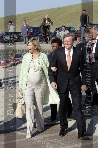 Scheveningen 9 juni 2005
Maxima  zwanger en Prins Willem Alexander bij strandtent Wij.
Feestje van Wapem.