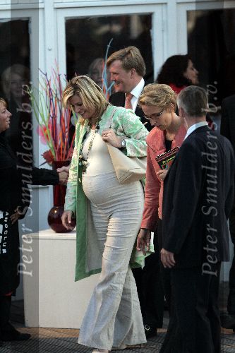 Scheveningen 9 juni 2005
Maxima  zwanger en Prins Willem Alexander bij strandtent Wij.
Feestje van Wapem.  Paul Rosemuller