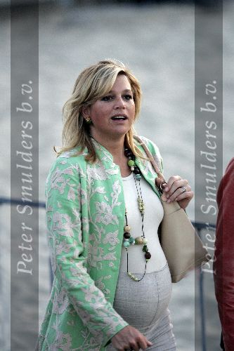 Scheveningen 9 juni 2005
Maxima  zwanger en Prins Willem Alexander bij strandtent Wij.
Feestje van Wapem.