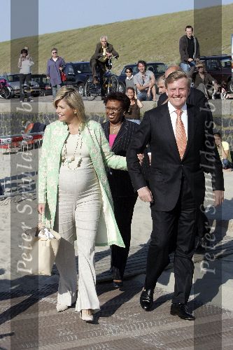 Scheveningen 9 juni 2005
Maxima  zwanger en Prins Willem Alexander bij strandtent Wij.
Feestje van Wapem.