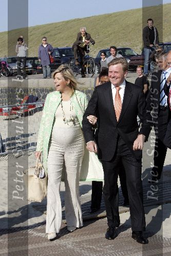 Scheveningen 9 juni 2005
Maxima  zwanger en Prins Willem Alexander bij strandtent Wij.
Feestje van Wapem.  Paul Rosemuller