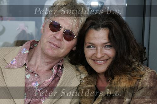 Bloemendaal 1 juni 2005
haringparty radio Noordzee bij tropen aan zee.
Mylene de la Haye met vriend