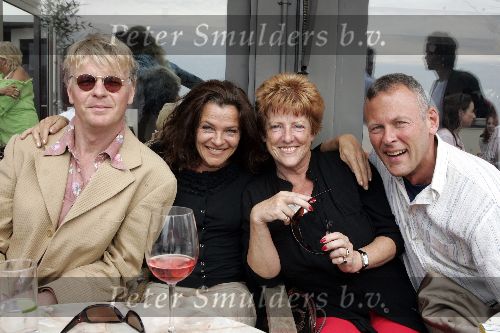 Bloemendaal 1 juni 2005
Haringparty radio noordzee.
Pamela Teves met vriend en Mylene de la Haye met vriend
