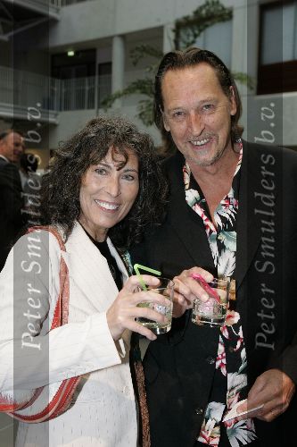 Utrecht 12 juni 2005
Modeshow Jaap Rijnbende bij Mercedes/chrysler
Patricia Steur met man