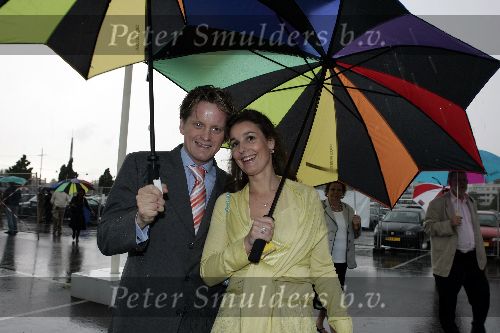 Rotterdam 3 juni 2005
Premiere Circus du soleil  bij ahoy.
Prins Pieter Christiaan met zijn verloofde Anita v V ollenhoven onder paraplu