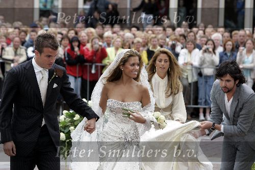 Heemskerk 10 juni 2005
Rafael v d Vaart en Silvie Meis trouwen.
Dani Bles