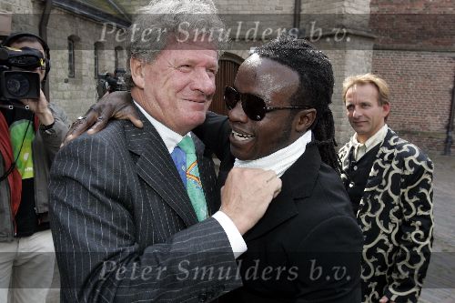 Loenen 13 juni 2005
Kreeftenparty bij restaurant tante Koosje.
Willibrord Frequin met Regilio Tuur