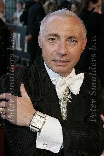 Amsterdam 6 juni 2005
Uitreiking Johnny Kraaykamp musical awards in Nieuwe luxor.
Ronald Kolk met horloge