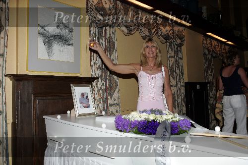 Warmenhuizen 19 juni 2005
afscheidsfeest Frans Smit, man van Sjoukje Smit in dorpshuis.