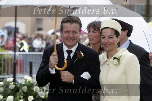 Heemskerk 10 juni 2005
Rafael v d Vaart en Silvie Meis trouwen.
Soren Lerby met vrouw Arlette