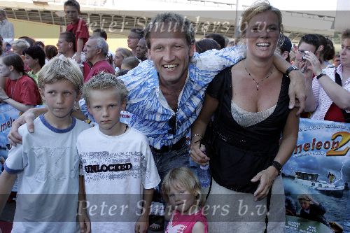 Amsterdam 19 juni 2005
Premiere de Cameleon in pathe arena.
Steven de Jong met kinderen en Dominique v Vliet