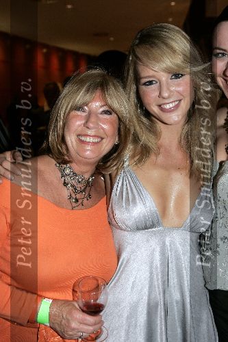 Rotterdam 6 juni 2005
Uitreiking Johnny Kraaykamp Musical awards in nieuwe  luxor.
Chantal Janzen en Willeke Alberti