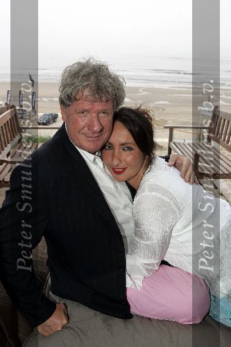 Bloemendaal 1 juni 2005
haringparty radio Noordzee bij tropen aan zee.
Willibrord Frequin met zijn vriendin Suzanne
