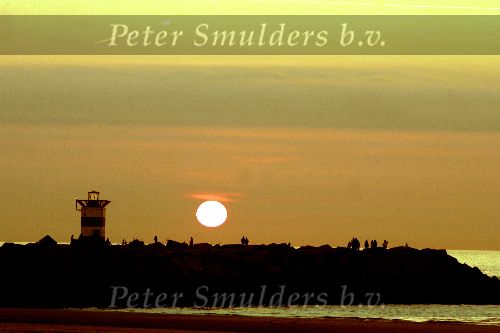 Scheveningen 9 juni 2005
Maxima  zwanger en Prins Willem Alexander bij strandtent Wij.
Feestje van Wapem. zonsondergang