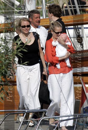 Muiden 28 mei 2005
Koningin Beatrix varen met Mabel Wisse Smit prinses Luana en prins Friso