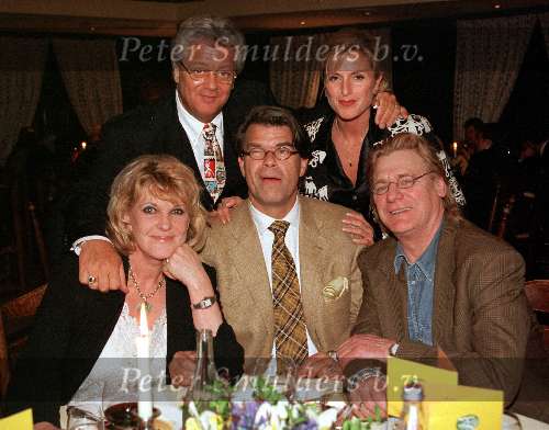 Harmelen, 08-03-99
Rest. Kloosterhoeve met o.a. Tony Tetro emile Ratelband met vriendin en Astrid Engels


PETER SMULDERS BV