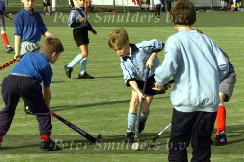 Junior Smulders spelend voor Tegenbosch JE-3
Hockey
13 maart 1999