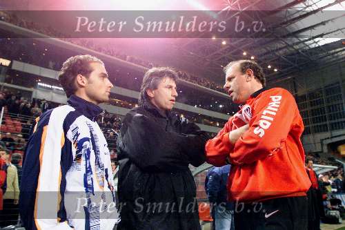 Eindhoven 9 Maart 1999
EVV-PSV. 0-5
De verzorgers Rinus Louwers en Mart v d Heuvel met elkaar in gesprek
