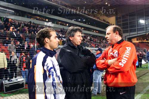 Eindhoven 9 Maart 1999
EVV-PSV 0-5
De verzorgers Rinus Louwers en Mart v d Heuvel met elkaar in gesprek