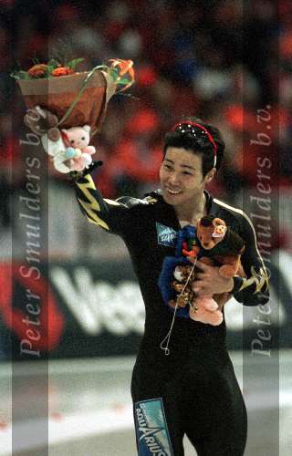 Heervenveen 13 Maart 1999
Wereldkampioen Afstanden 500 meter, SHIMIZU


PETER SMULDERS BV