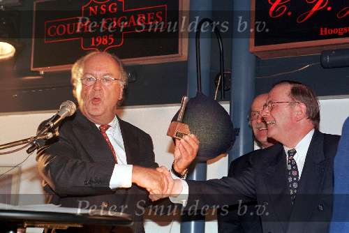 Wageningen, 16 maart 1999
Sigaar  v h Jaar 1999
Willem v Kooten met vertegenwoordiger CORTES-sigaren