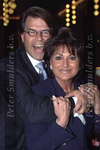 Amsterdam 18 maart 2000
Emile Ratelband met zijn nieuwe vriendin Cristine Kroonenberg.