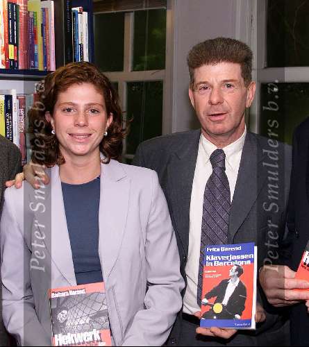 Amsterdam 9 oktober 1999 
Voor aanvang uitreiking boek Frits Barend hier samen met zijn dochter Barbara Barend