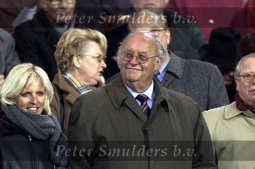Brussel, 29 maart 2000
Belgie-Nederland, eindstand 2-2 in het Koning Boudewijn stadion vriendschappelijk wedstrijd
Jeu Sprengers met vrouw
