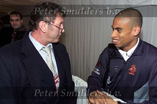 Brussel, 29 maart 2000
Belgie-Nederland, eindstand 2-2 in het Koning Boudewijn stadion vriendschappelijk wedstrijd
Frits Korbach met Michael Reiziger