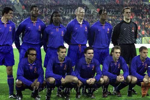 Brussel, 29 maart 2000
Belgie-Nederland, eindstand 2-2 in het Koning Boudewijn stadion vriendschappelijk wedstrijd
staande v.l.n.r.: Roy Makaay, Winston Bogarde, Clarence Seddorf, Jaap Stam, Patrick Kluivert, Sander Westerveld
Gehurt v.l.n.r.: Edgar Davids, Phillip Cocu, Marc Overmars, Paul Bosvelt, Frank de Boer