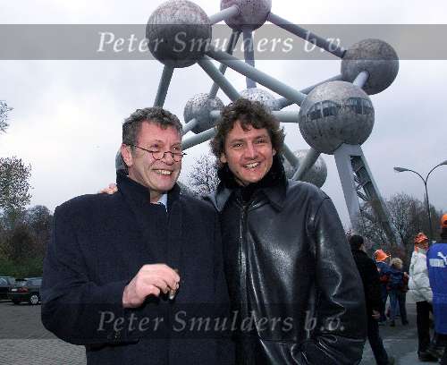 Brussel, 29 maart 2000
Belgie-Nederland, eindstand 2-2 in het Koning Boudewijn stadion vriendschappelijk wedstrijd
Frits Korbach met Rene Froger