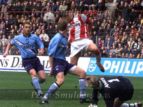 Eindhoven, 12 maart 2000
PSV-FC Utrecht, eindstand 2-1
Wilfred Bouma  Mitchell v d Gaag  Harald Wapenaar
Jopbal mooie aktie