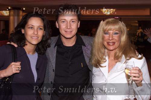 Noordwijk 18 maart 2001
Modeshow Stephan Badal in het Oranje Hotel.
Mary Borsato en Armando Borsato en vriendin