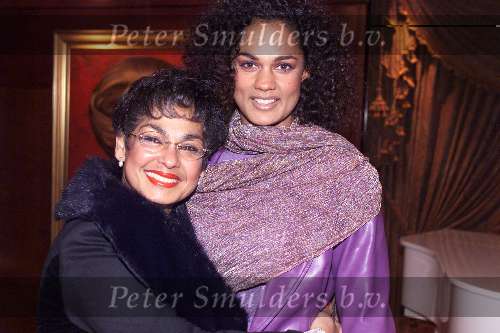 Noordwijk 18 maart 2001
Modeshow Stephan Badal in het Oranje Hotel.
Chimaine v Oosterhout met moeder