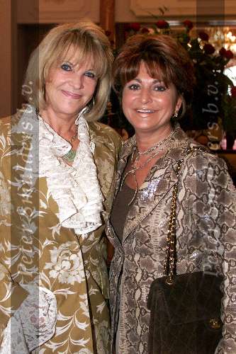 Amsterdam 24 maart 2001
Modeshow Sheila de Vries in hotel l\'Europe
Astrid Engels en Christine Kroonenberg