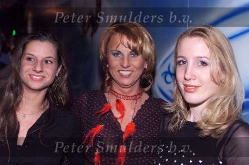 Rotterdam 29 maart 2001
Uitreiking cd Georgina Verbaan in de Baja Beachc club.
Jacqueline van der Gijp met 2 collega\\\'s