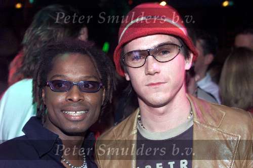 Rotterdam 29 maart 2001
Uitreiking cd Georgina Verbaan in de Baja Beachc club.
Juan Wells en Johnny de Mol