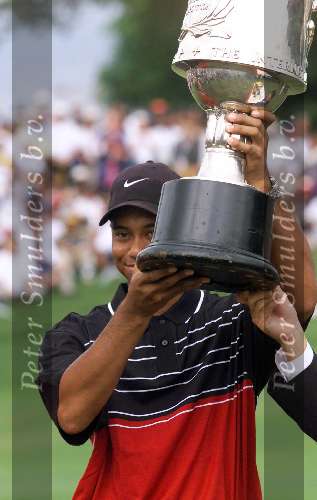 Kuala Lumpur Maleisie 21 November 1999
World Cup Golf 1999
Tiger Woods tijdens de finaledag
Op de The Mines Resort City Golfclub
Tiger eindigde persoonlijk als eerste met -21