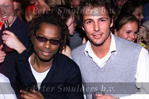 Rotterdam 29 maart 2001
Uitreiking cd Georgina Verbaan in de Baja Beachc club.
Tim Immers en Juan Wells