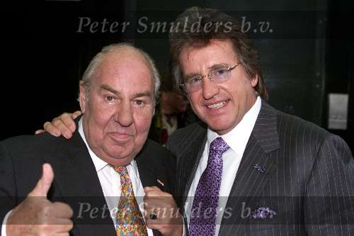 Rotterdam 23 maart 2001
Lee Towers onthulling borstbeeld in Ahoy.
Leen en Willem Duys