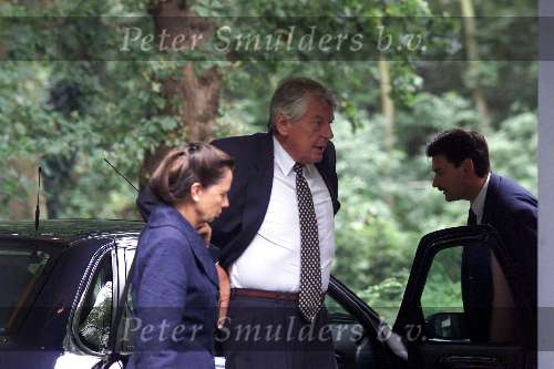 Den Haag 17-08-1999
Crematie van de secretaresse van Minister Zalm in Den Haag.
Wim Kok met zijn vrouw Rita.