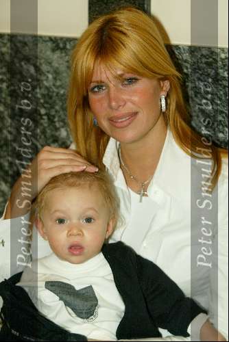 Amsterdam 16 maart 2002
Estelle Gullit met haar zoontje Maxime