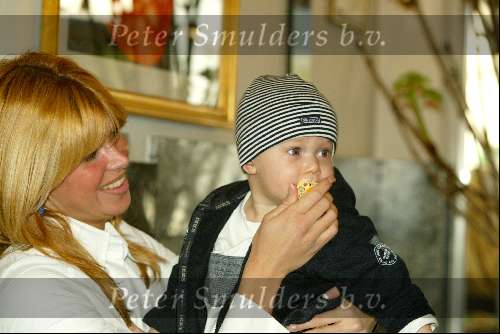 Amsterdam 16 maart 2002
Estelle Gullit met haar zoontje Maxime