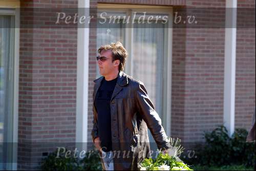 Velsen 9 maart 2002

Begrafenis vader Hans klok
Gerard Joling en Wino

Peter Smulders bv