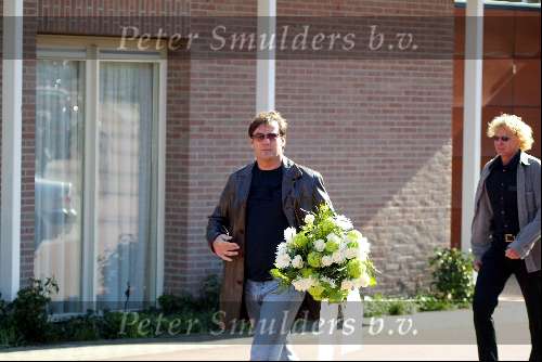 Velsen 9 maart 2002
Begrafenis vader Hans klok
Gerard Joling en Wino Omtzigt