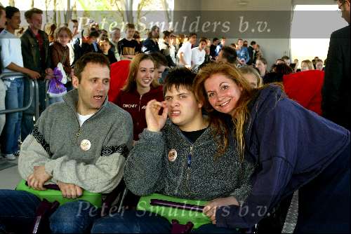 Dronten 29 maart 2002
Opening nieuwe attraktie in six flags.
Joshi de Nijs en Maarten Peeters en Belinda Meuldijk