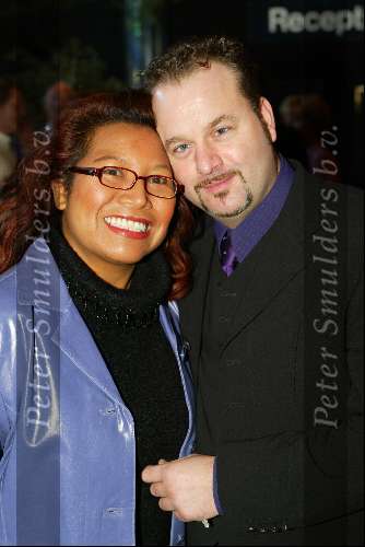 Hilversum 24 maart 2002
Gala  Willeke Alberti Foundation bij studio 21
Justine Pelmelay met vriend