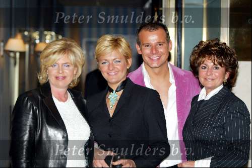Amsterdam 2 maart 2002
Modeshow Mart Visser in het Hilton
Leco v Zadelhof met Caroline Tensen en Christine Kroonenberg