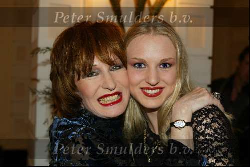 Amsterdam 11 maart 2002
Modeshow Frans Molenaar in Amstel Hotel
Liesbeth List met dochter