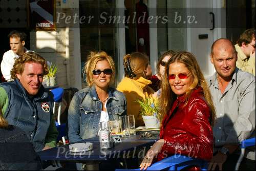 Amsterdam 28 maart 2002
Tatjana, mariska Hulscher Rene Ros en Edwin Smulders op terras op PC